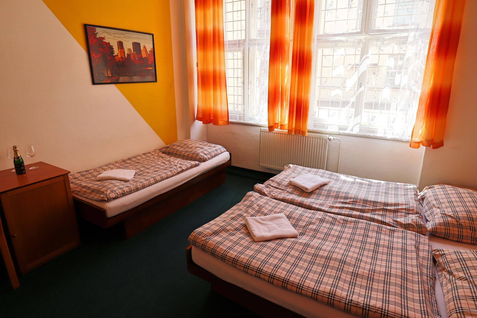 A Plus Hostel - Centrum Prága Kültér fotó